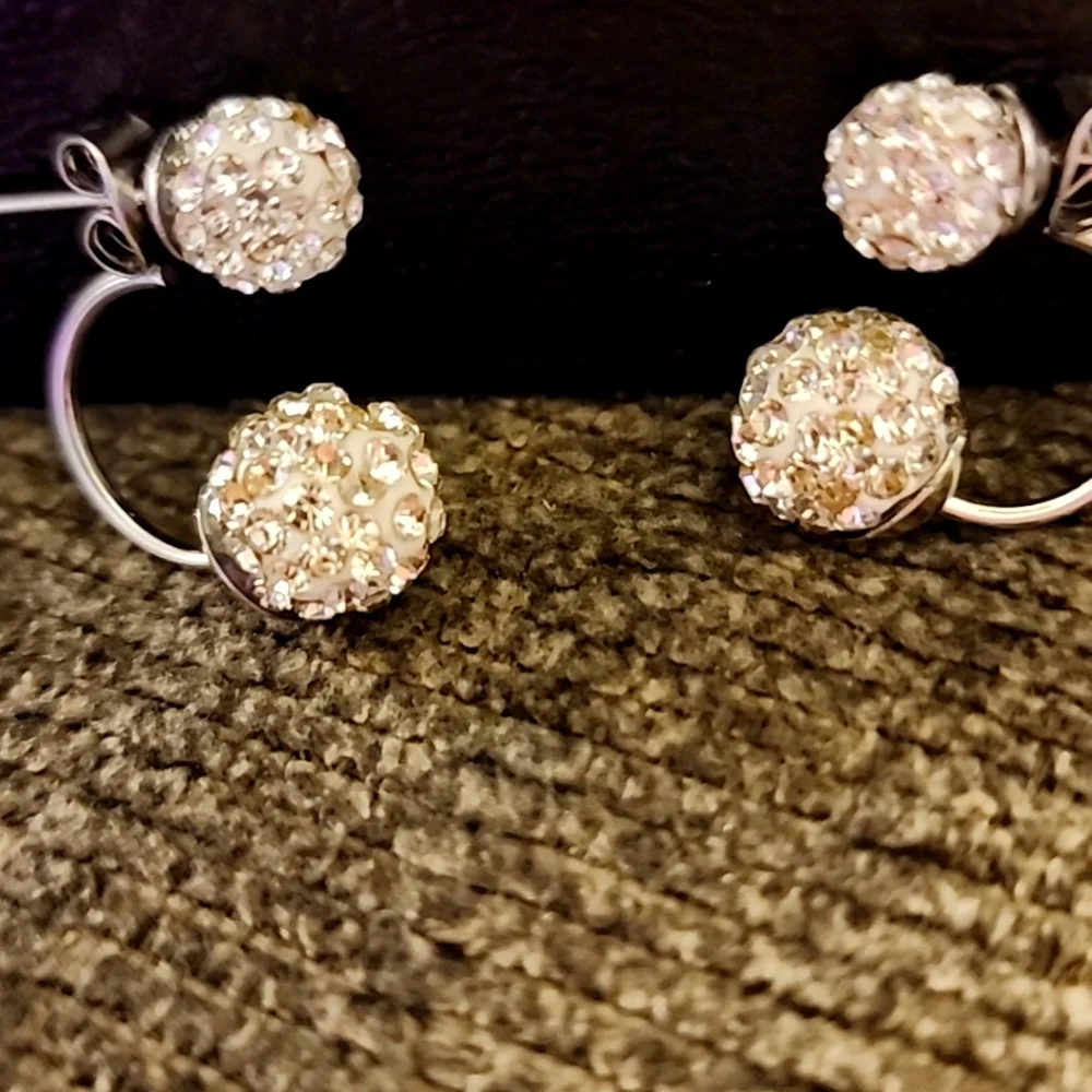 Bling curve earrings! New! - Picture 3 of 4